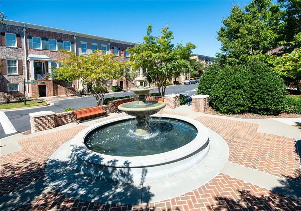 949 Persimmon Point, Atlanta, Georgia 30328, 2 Bedrooms Bedrooms, ,3 BathroomsBathrooms,Residential,Sold,949 Persimmon Point,6948378