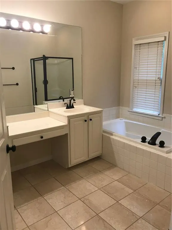 8605 Hope Mews Court, Atlanta, Georgia 30350, 2 Bedrooms Bedrooms, ,2 BathroomsBathrooms,Residential,Sold,8605 Hope Mews Court,6037091