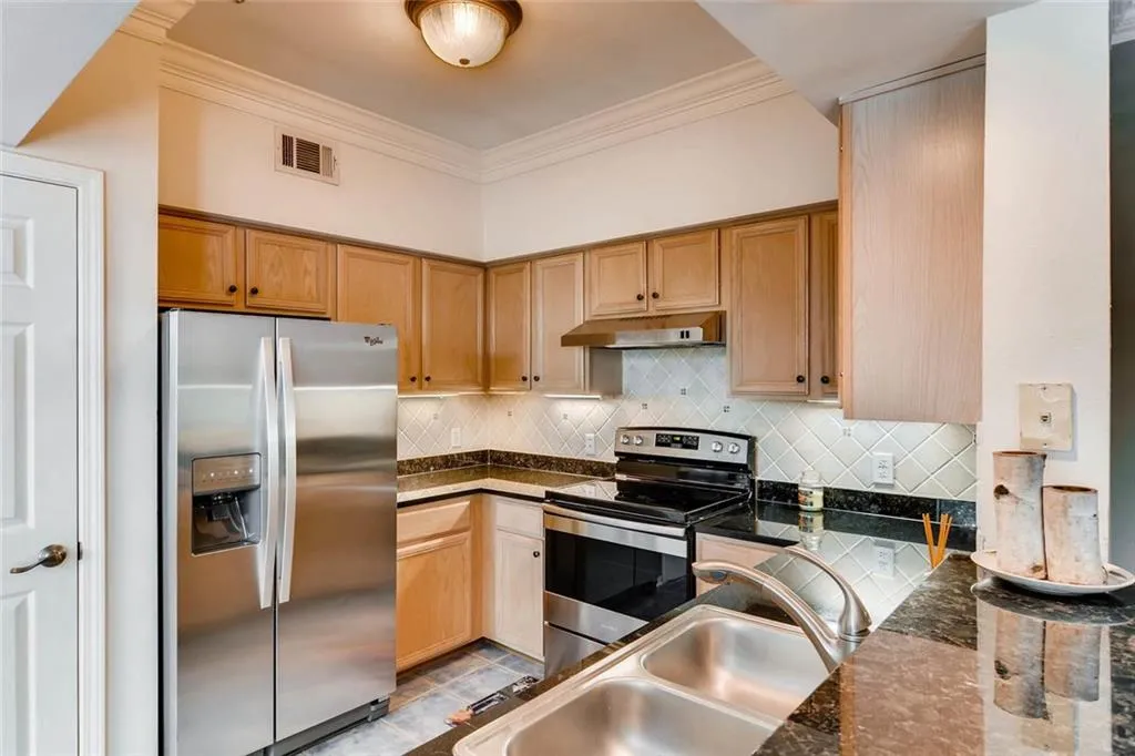 3777 Peachtree Road Ne Unit 1732, Brookhaven, Georgia 30319, 2 Bedrooms Bedrooms, ,2 BathroomsBathrooms,Residential,Sold,3777 Peachtree Road Ne Unit 1732,5835569