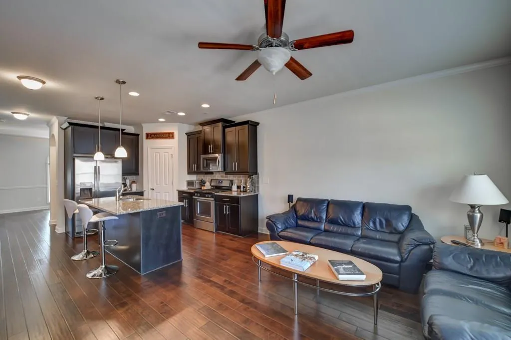 7548 Highlands Point, Sandy Springs, Georgia 30328, 3 Bedrooms Bedrooms, ,3 BathroomsBathrooms,Residential,Sold,7548 Highlands Point,6051934
