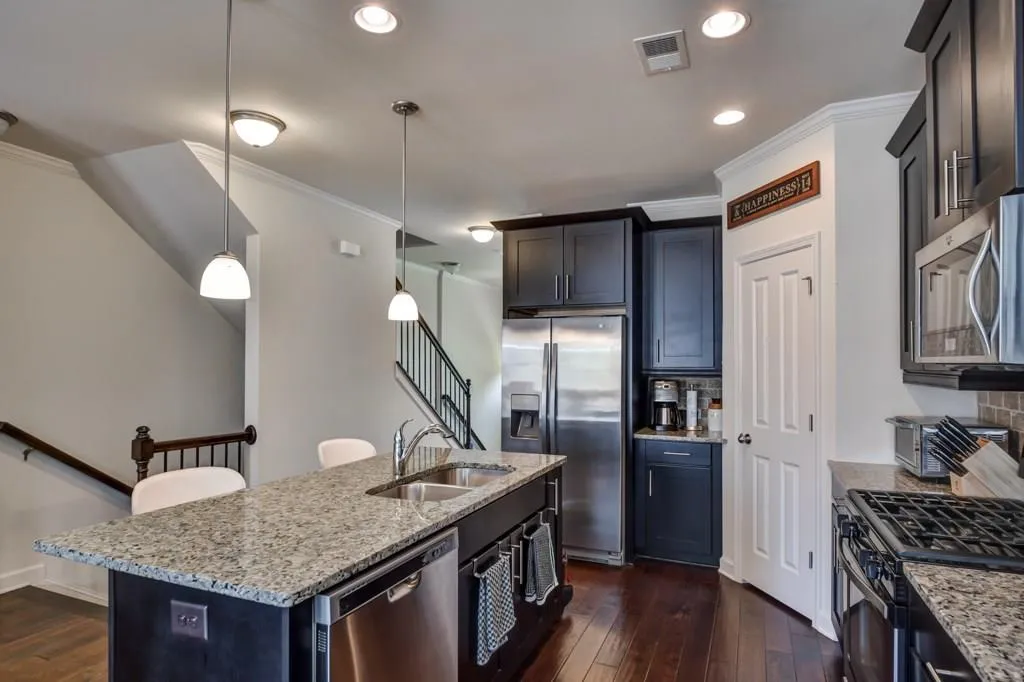 7548 Highlands Point, Sandy Springs, Georgia 30328, 3 Bedrooms Bedrooms, ,3 BathroomsBathrooms,Residential,Sold,7548 Highlands Point,6051934