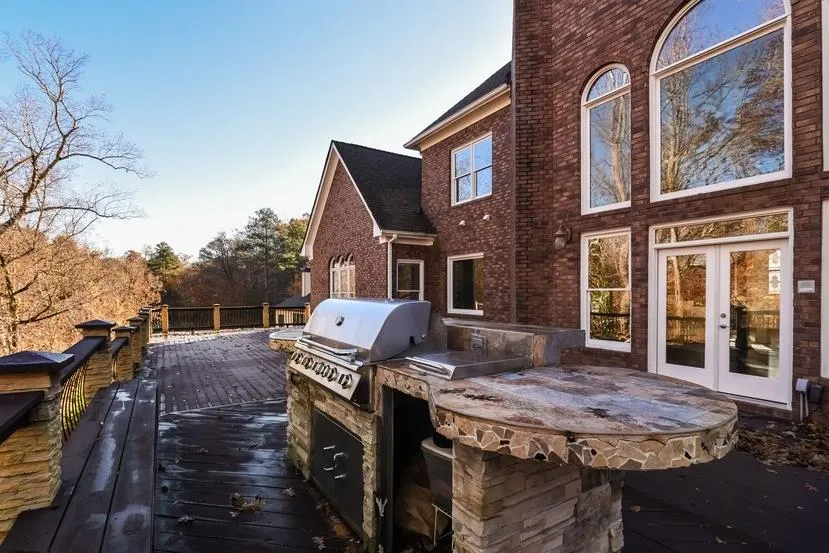 8345 Grogans Ferry Road, Sandy Springs, Georgia 30350, 6 Bedrooms Bedrooms, ,6 BathroomsBathrooms,Residential,Sold,8345 Grogans Ferry Road,5765724