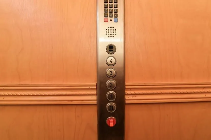 8345 Grogans Ferry Road, Sandy Springs, Georgia 30350, 6 Bedrooms Bedrooms, ,6 BathroomsBathrooms,Residential,Sold,8345 Grogans Ferry Road,5765724