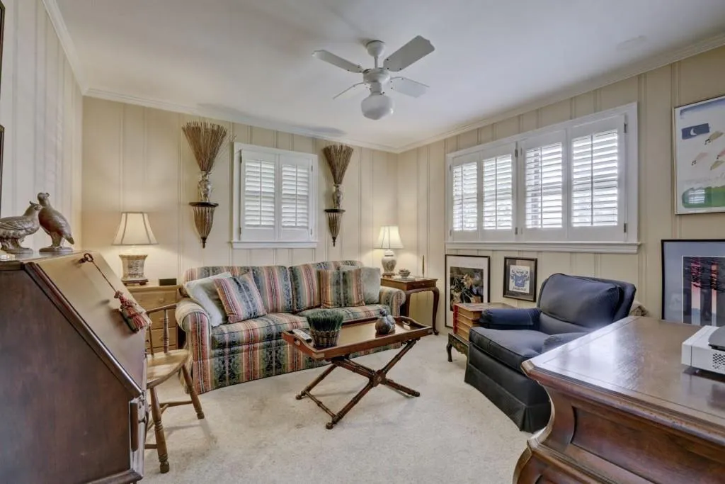 5856 Riverside Drive, Sandy Springs, Georgia 30327, 3 Bedrooms Bedrooms, ,2 BathroomsBathrooms,Residential,Sold,5856 Riverside Drive,5989301