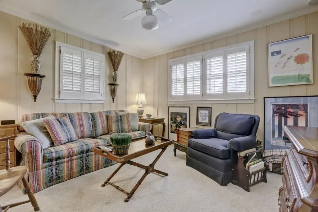 5856 Riverside Drive, Sandy Springs, Georgia 30327, 3 Bedrooms Bedrooms, ,2 BathroomsBathrooms,Residential,Sold,5856 Riverside Drive,5989301