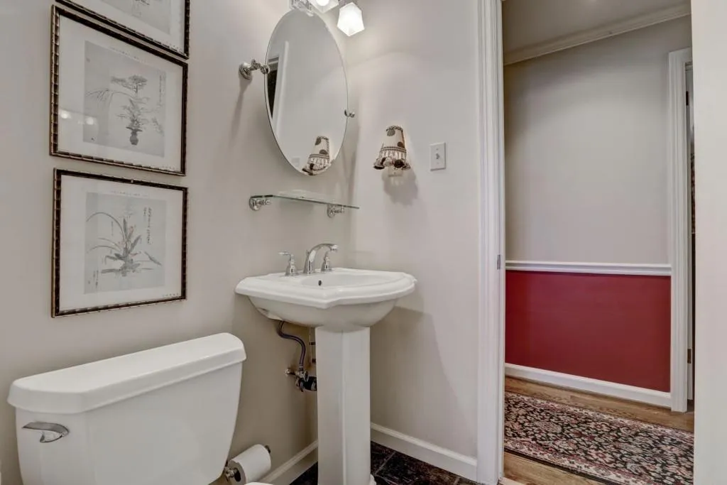 5856 Riverside Drive, Sandy Springs, Georgia 30327, 3 Bedrooms Bedrooms, ,2 BathroomsBathrooms,Residential,Sold,5856 Riverside Drive,5989301