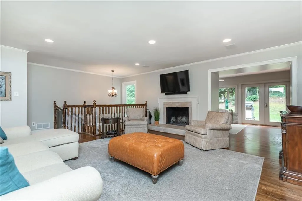 430 Riverside Parkway, Sandy Springs, Georgia 30328, 5 Bedrooms Bedrooms, ,3 BathroomsBathrooms,Residential,Sold,430 Riverside Parkway,6781453