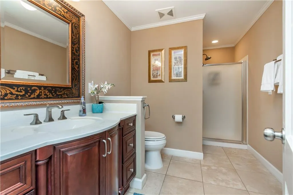 430 Riverside Parkway, Sandy Springs, Georgia 30328, 5 Bedrooms Bedrooms, ,3 BathroomsBathrooms,Residential,Sold,430 Riverside Parkway,6781453