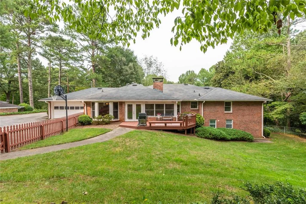 430 Riverside Parkway, Sandy Springs, Georgia 30328, 5 Bedrooms Bedrooms, ,3 BathroomsBathrooms,Residential,Sold,430 Riverside Parkway,6781453