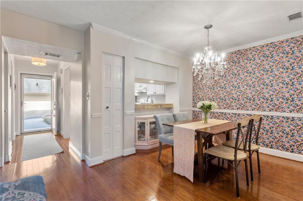 5330 Chemin De Vie, Atlanta, Georgia 30342, 2 Bedrooms Bedrooms, ,2 BathroomsBathrooms,Residential,Sold,5330 Chemin De Vie,7333604