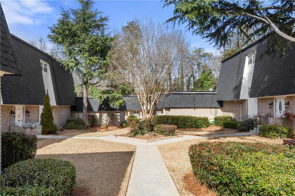 5330 Chemin De Vie, Atlanta, Georgia 30342, 2 Bedrooms Bedrooms, ,2 BathroomsBathrooms,Residential,Sold,5330 Chemin De Vie,7333604