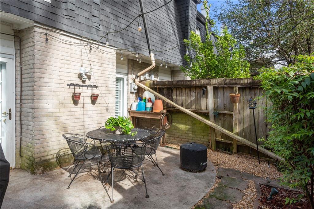 5330 Chemin De Vie, Atlanta, Georgia 30342, 2 Bedrooms Bedrooms, ,2 BathroomsBathrooms,Residential,Sold,5330 Chemin De Vie,7333604