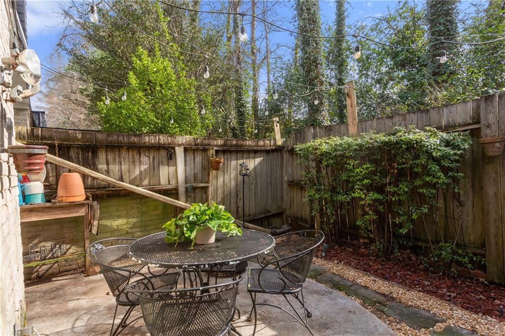 5330 Chemin De Vie, Atlanta, Georgia 30342, 2 Bedrooms Bedrooms, ,2 BathroomsBathrooms,Residential,Sold,5330 Chemin De Vie,7333604