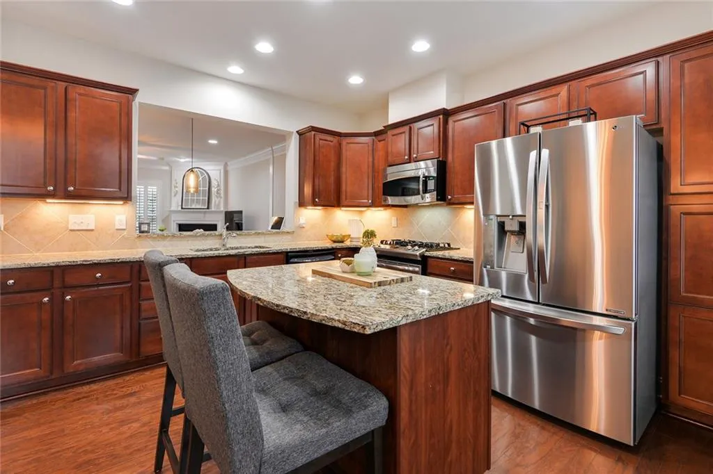 5052 Ridgemont Walk Se, Atlanta, Georgia 30339, 3 Bedrooms Bedrooms, ,3 BathroomsBathrooms,Residential,Sold,5052 Ridgemont Walk Se,6532034