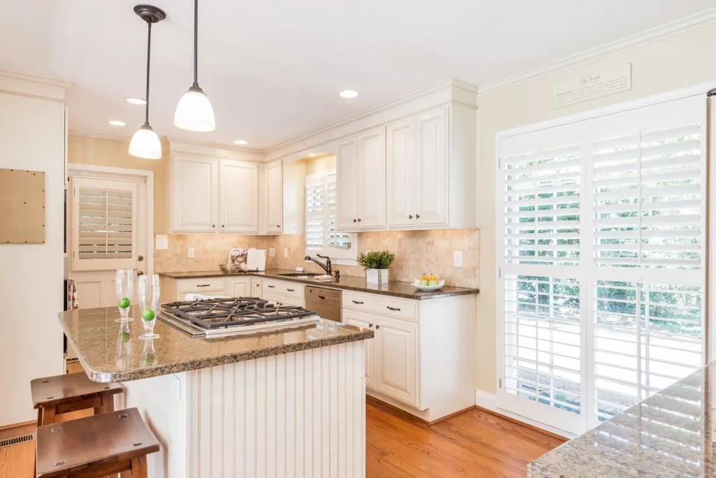 660 Carriage Drive, Sandy Springs, Georgia 30328, 4 Bedrooms Bedrooms, ,2 BathroomsBathrooms,Residential,Sold,660 Carriage Drive,5923449