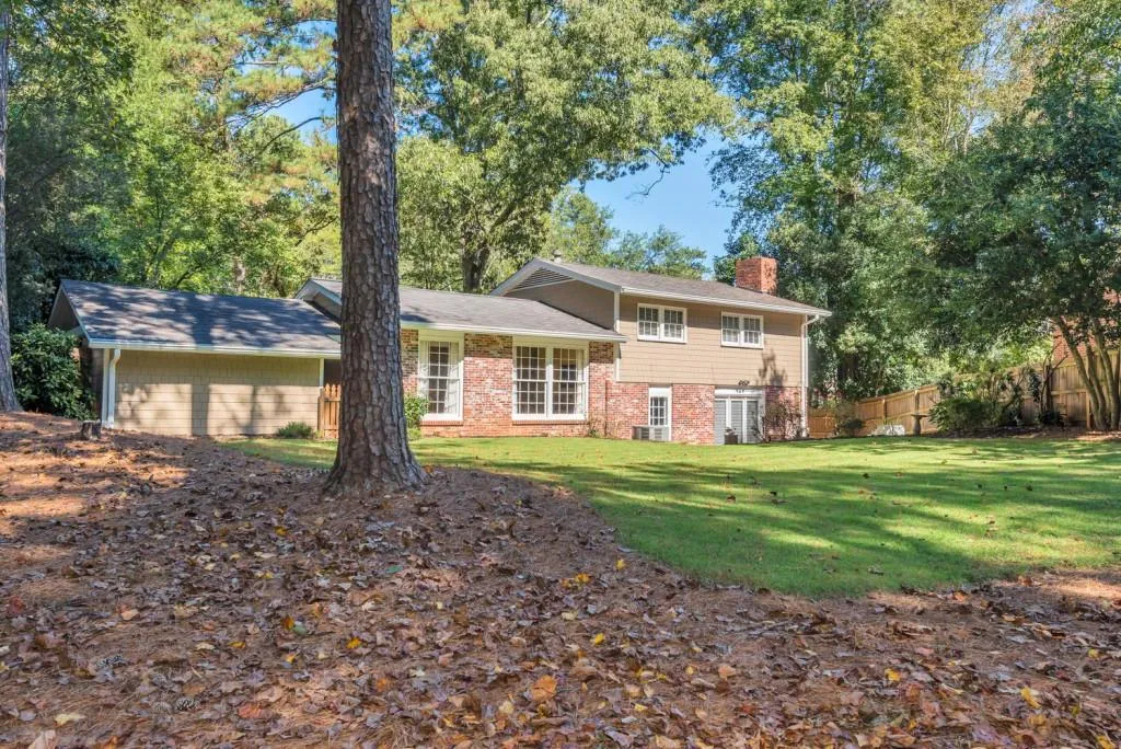 660 Carriage Drive, Sandy Springs, Georgia 30328, 4 Bedrooms Bedrooms, ,2 BathroomsBathrooms,Residential,Sold,660 Carriage Drive,5923449