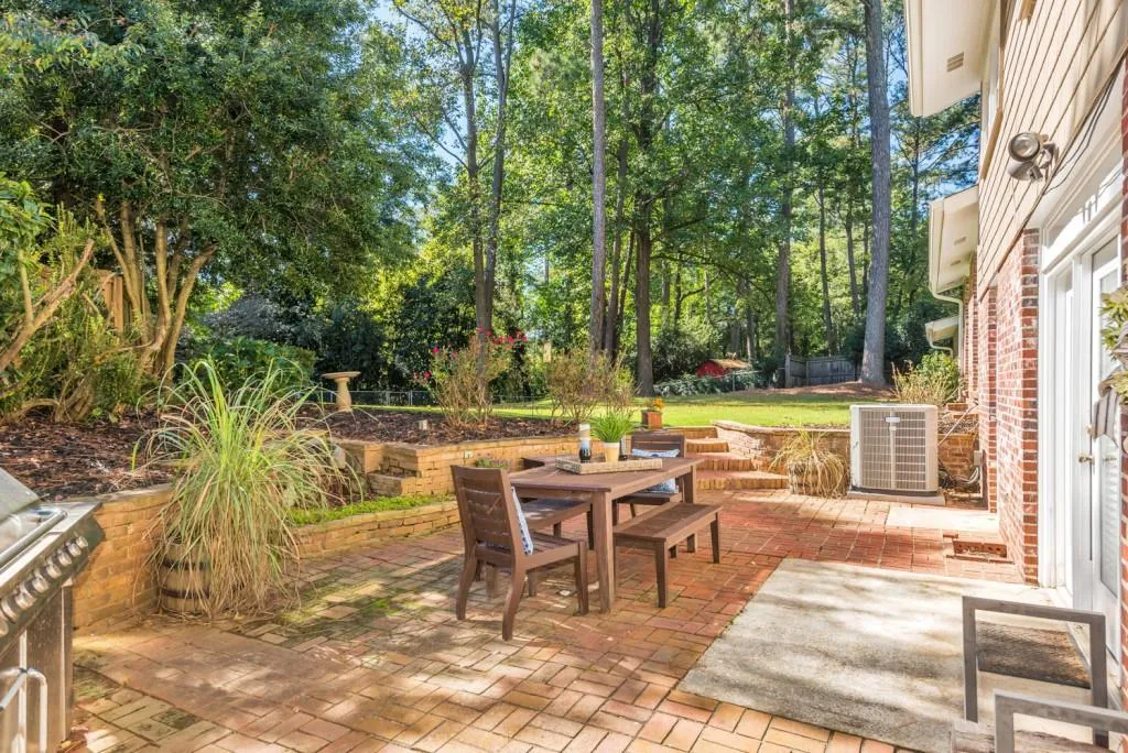 660 Carriage Drive, Sandy Springs, Georgia 30328, 4 Bedrooms Bedrooms, ,2 BathroomsBathrooms,Residential,Sold,660 Carriage Drive,5923449