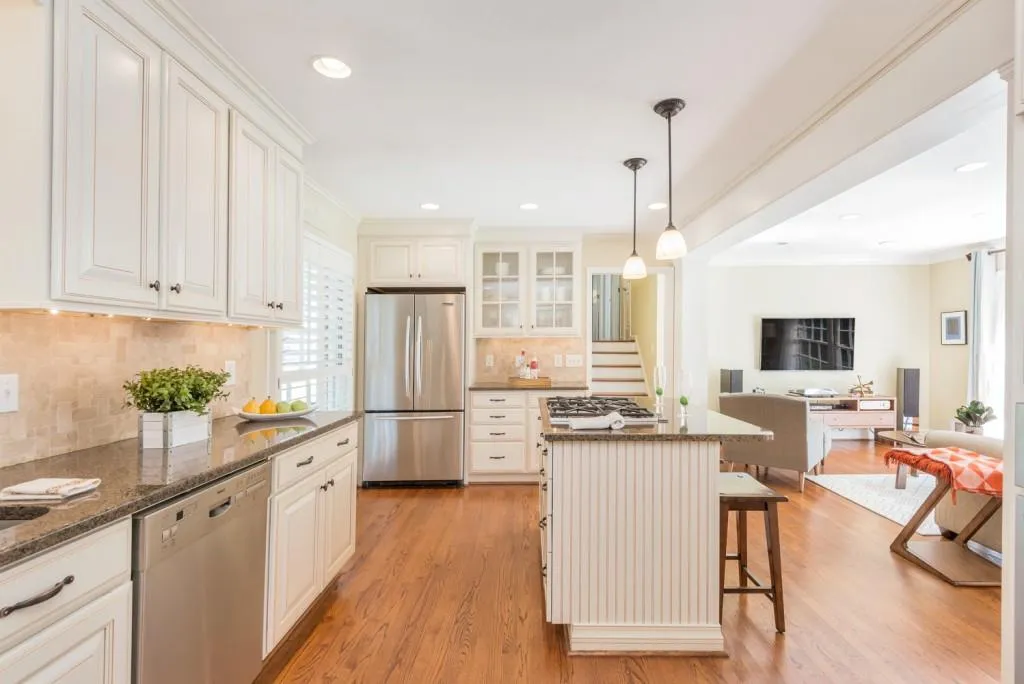 660 Carriage Drive, Sandy Springs, Georgia 30328, 4 Bedrooms Bedrooms, ,2 BathroomsBathrooms,Residential,Sold,660 Carriage Drive,5923449
