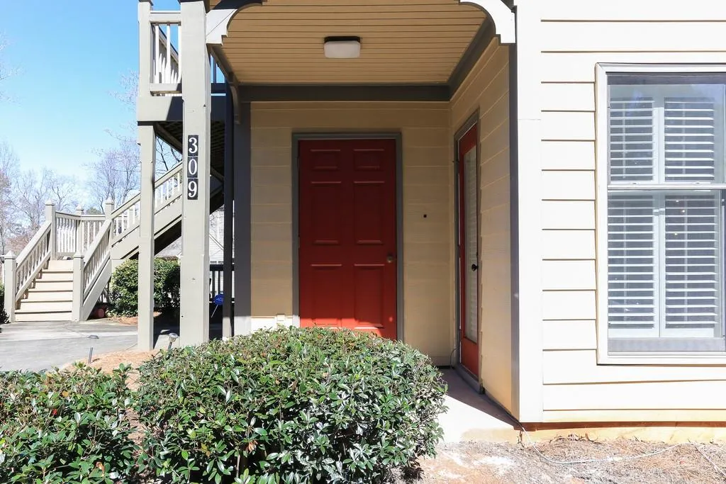 309 Hollyfax Circle Ne, Atlanta, Georgia 30328, 2 Bedrooms Bedrooms, ,2 BathroomsBathrooms,Residential,Sold,309 Hollyfax Circle Ne,6849013