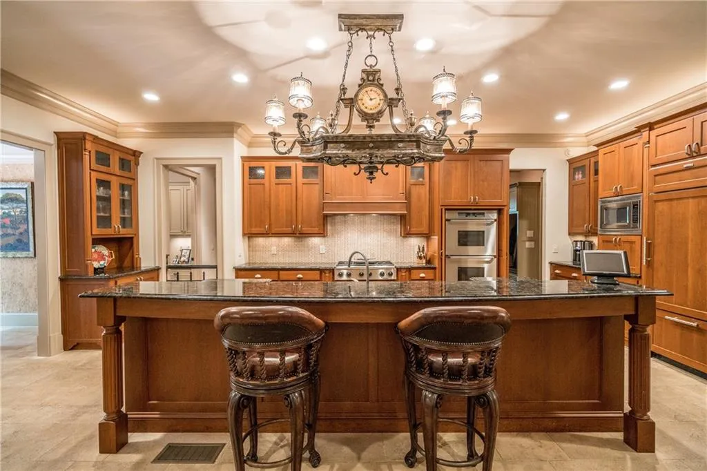 424 Caruso Court, Sandy Springs, Georgia 30350, 5 Bedrooms Bedrooms, ,6 BathroomsBathrooms,Residential,Sold,424 Caruso Court,5946209