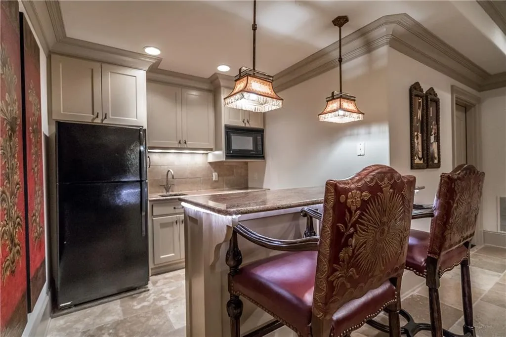 424 Caruso Court, Sandy Springs, Georgia 30350, 5 Bedrooms Bedrooms, ,6 BathroomsBathrooms,Residential,Sold,424 Caruso Court,5946209