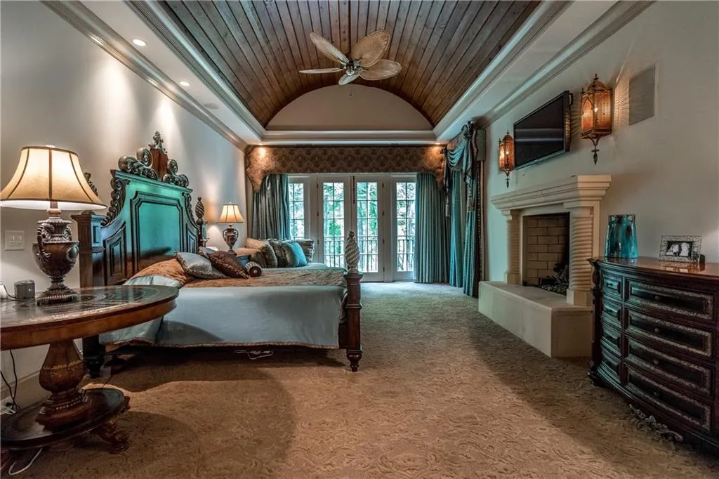 424 Caruso Court, Sandy Springs, Georgia 30350, 5 Bedrooms Bedrooms, ,6 BathroomsBathrooms,Residential,Sold,424 Caruso Court,5946209