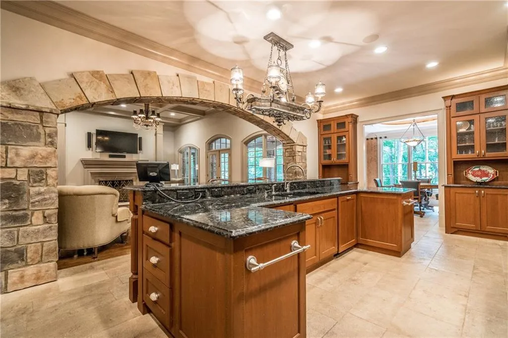 424 Caruso Court, Sandy Springs, Georgia 30350, 5 Bedrooms Bedrooms, ,6 BathroomsBathrooms,Residential,Sold,424 Caruso Court,5946209