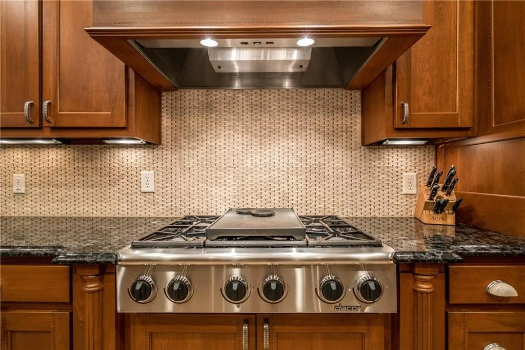 424 Caruso Court, Sandy Springs, Georgia 30350, 5 Bedrooms Bedrooms, ,6 BathroomsBathrooms,Residential,Sold,424 Caruso Court,5946209