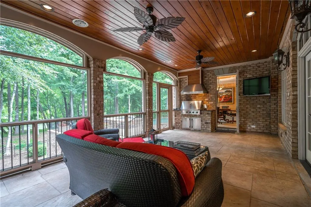 424 Caruso Court, Sandy Springs, Georgia 30350, 5 Bedrooms Bedrooms, ,6 BathroomsBathrooms,Residential,Sold,424 Caruso Court,5946209