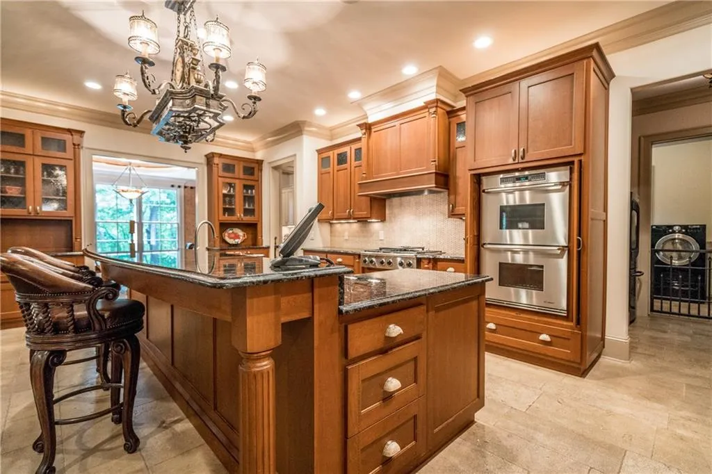 424 Caruso Court, Sandy Springs, Georgia 30350, 5 Bedrooms Bedrooms, ,6 BathroomsBathrooms,Residential,Sold,424 Caruso Court,5946209