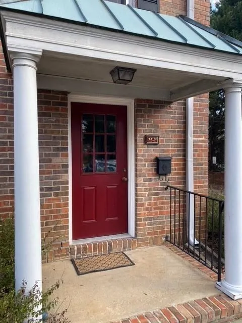 6700 Roswell Road Unit 25f, Sandy Springs, Georgia 30328, 2 Bedrooms Bedrooms, ,1 BathroomBathrooms,Residential,Sold,6700 Roswell Road Unit 25f,6824328