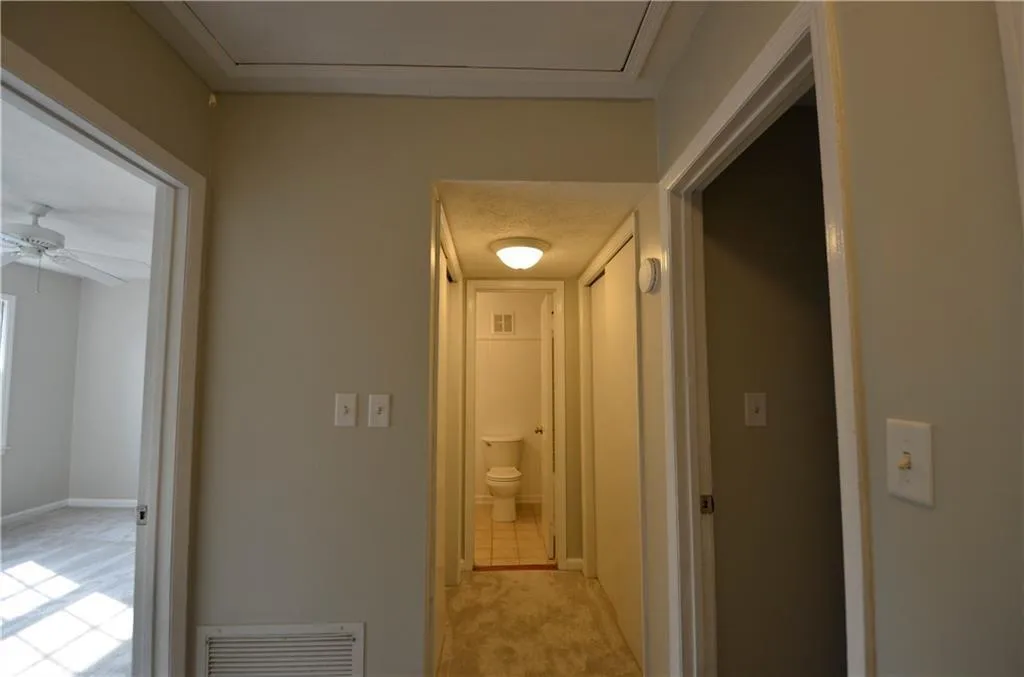 6700 Roswell Road Unit 25f, Sandy Springs, Georgia 30328, 2 Bedrooms Bedrooms, ,1 BathroomBathrooms,Residential,Sold,6700 Roswell Road Unit 25f,6824328