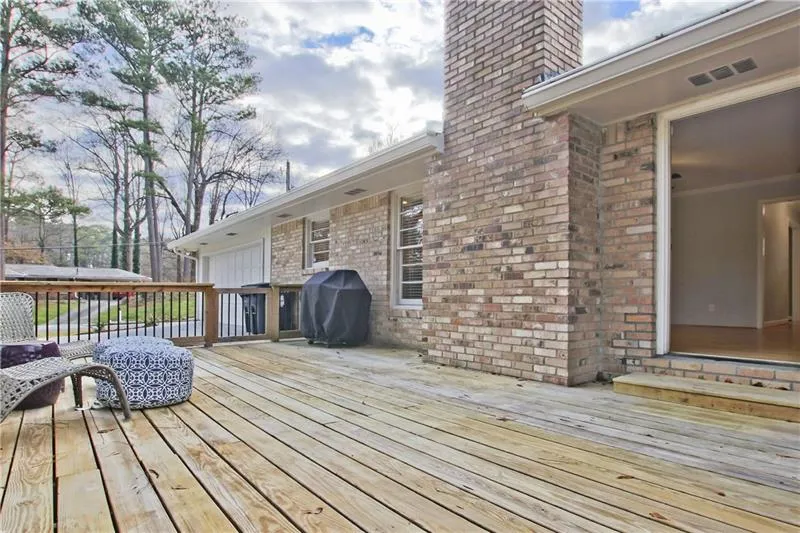 6520 Whispering Trail, Atlanta, Georgia 30328, 3 Bedrooms Bedrooms, ,2 BathroomsBathrooms,Residential,Sold,6520 Whispering Trail,6655683