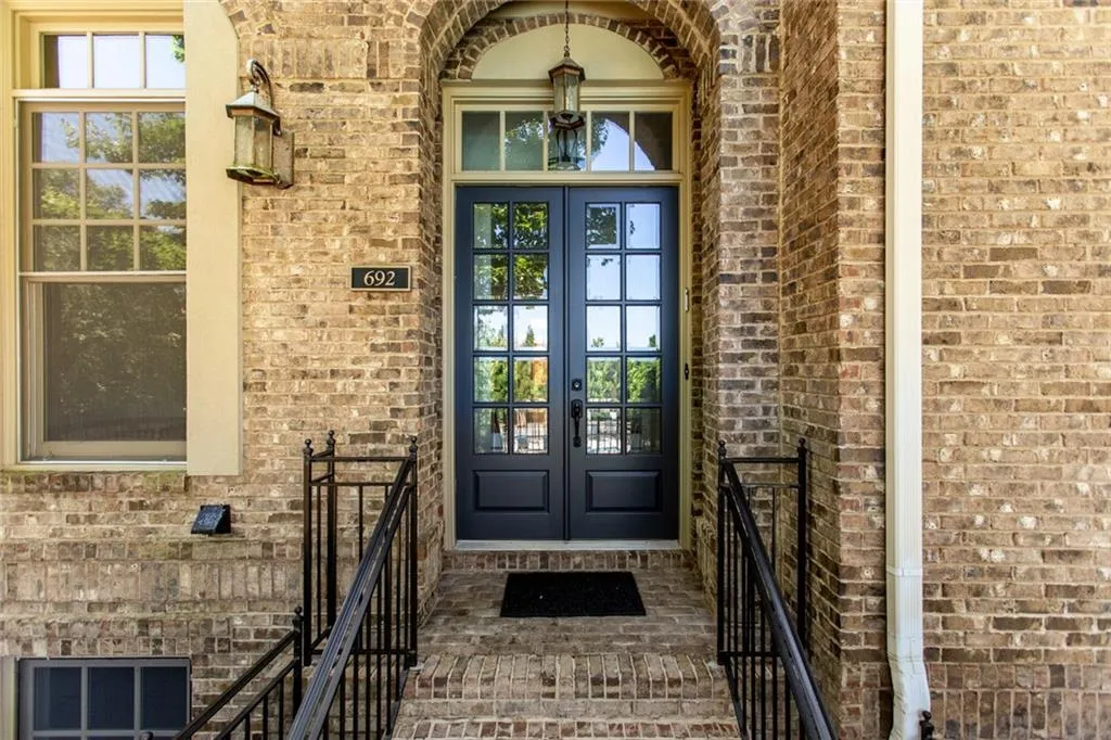 692 Lockton Place, Sandy Springs, Georgia 30342, 4 Bedrooms Bedrooms, ,4 BathroomsBathrooms,Residential,Sold,692 Lockton Place,6552783