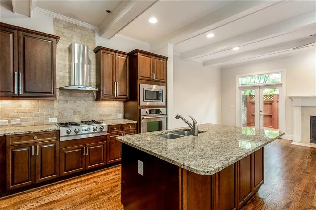 692 Lockton Place, Sandy Springs, Georgia 30342, 4 Bedrooms Bedrooms, ,4 BathroomsBathrooms,Residential,Sold,692 Lockton Place,6552783