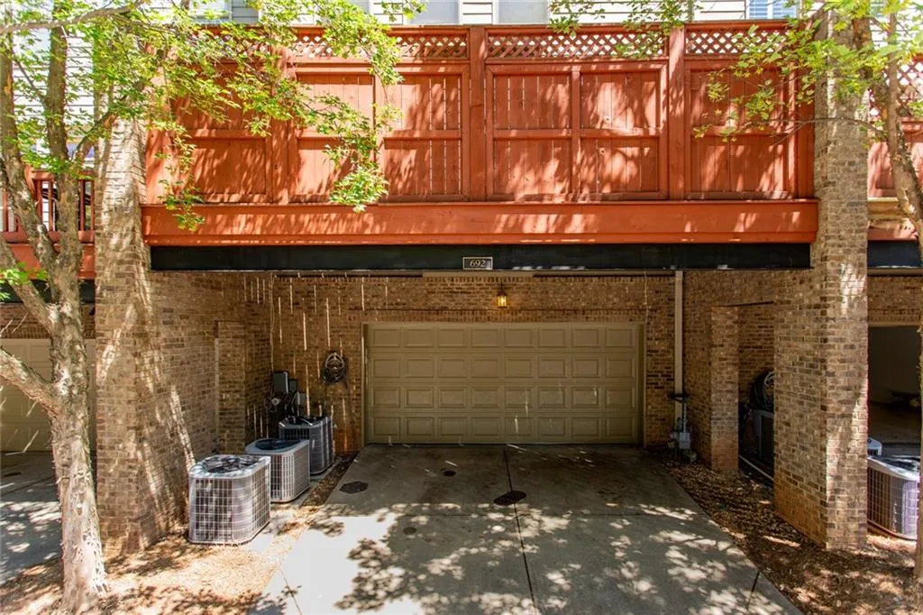 692 Lockton Place, Sandy Springs, Georgia 30342, 4 Bedrooms Bedrooms, ,4 BathroomsBathrooms,Residential,Sold,692 Lockton Place,6552783