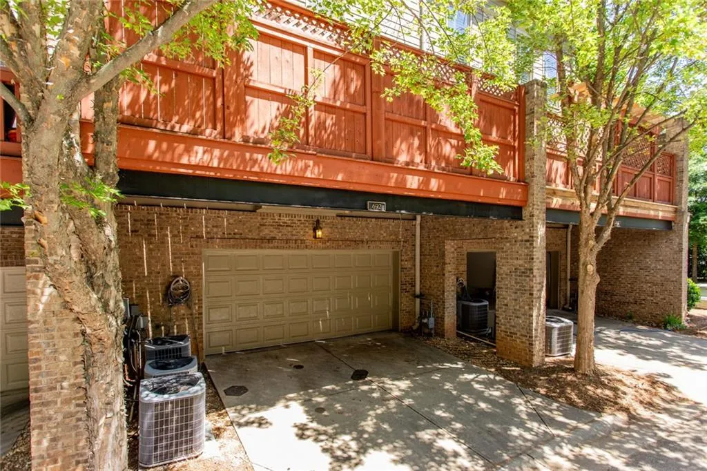 692 Lockton Place, Sandy Springs, Georgia 30342, 4 Bedrooms Bedrooms, ,4 BathroomsBathrooms,Residential,Sold,692 Lockton Place,6552783