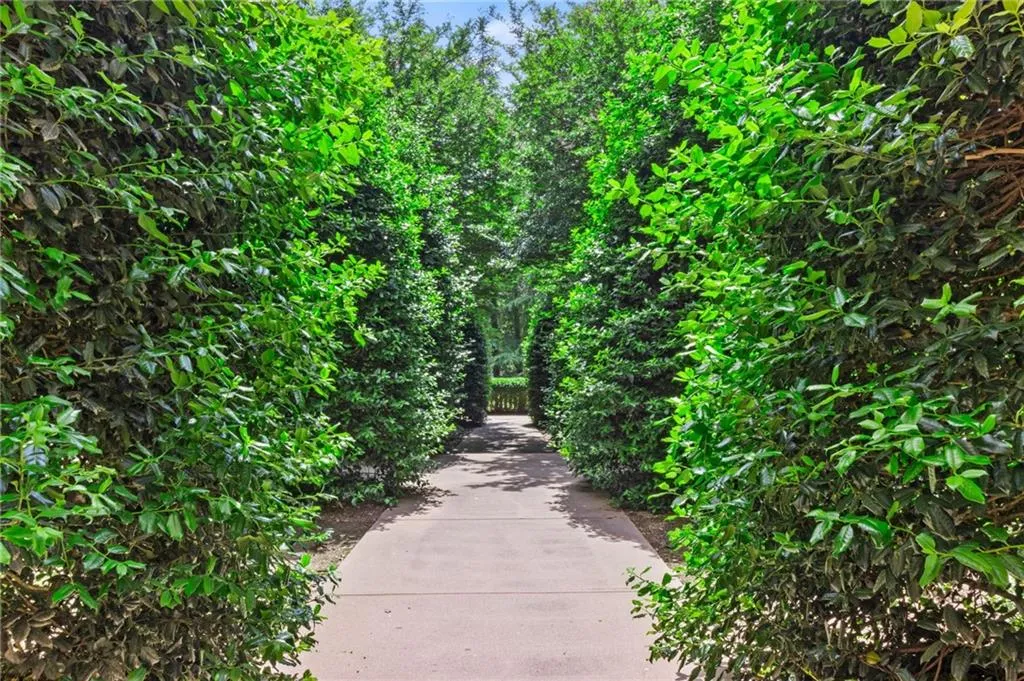 10 Perimeter Summit Boulevard Ne Unit 2112, Atlanta, Georgia 30319, 2 Bedrooms Bedrooms, ,2 BathroomsBathrooms,Residential,For Sale,10 Perimeter Summit Boulevard Ne Unit 2112,7533741