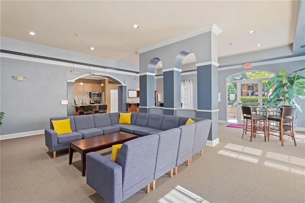 10 Perimeter Summit Boulevard Ne Unit 2112, Atlanta, Georgia 30319, 2 Bedrooms Bedrooms, ,2 BathroomsBathrooms,Residential,For Sale,10 Perimeter Summit Boulevard Ne Unit 2112,7533741