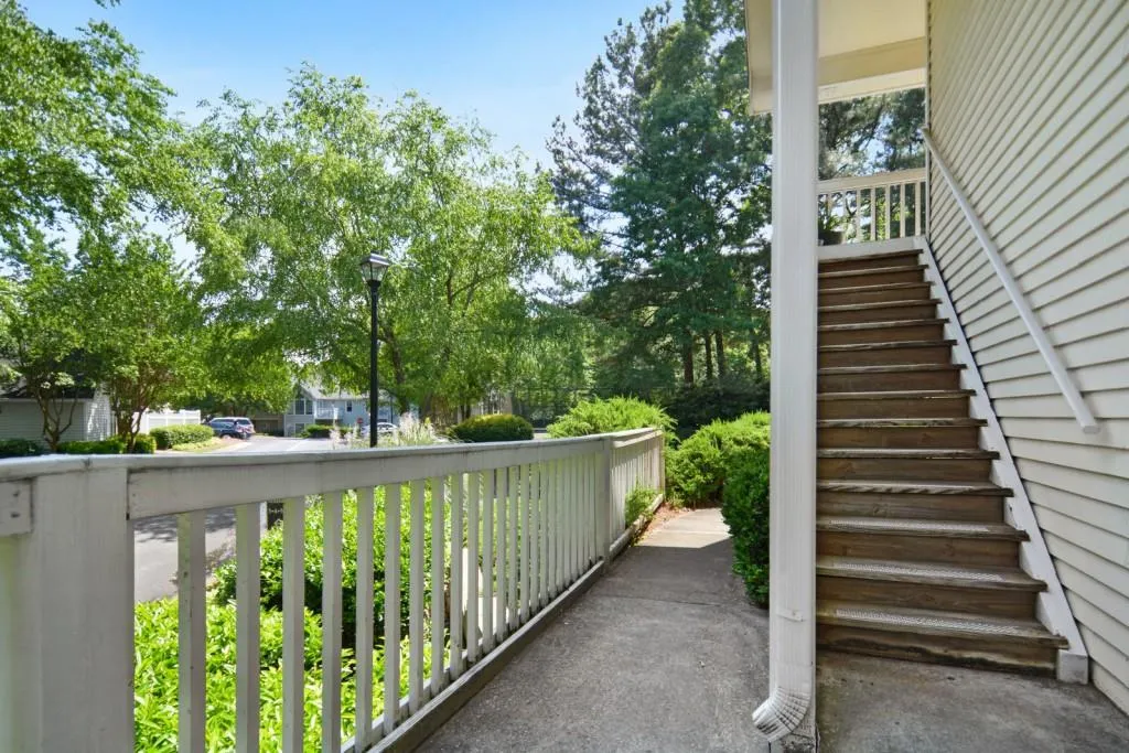 210 Gettysburg Place, Sandy Springs, Georgia 30350, 2 Bedrooms Bedrooms, ,2 BathroomsBathrooms,Residential,Sold,210 Gettysburg Place,6728258