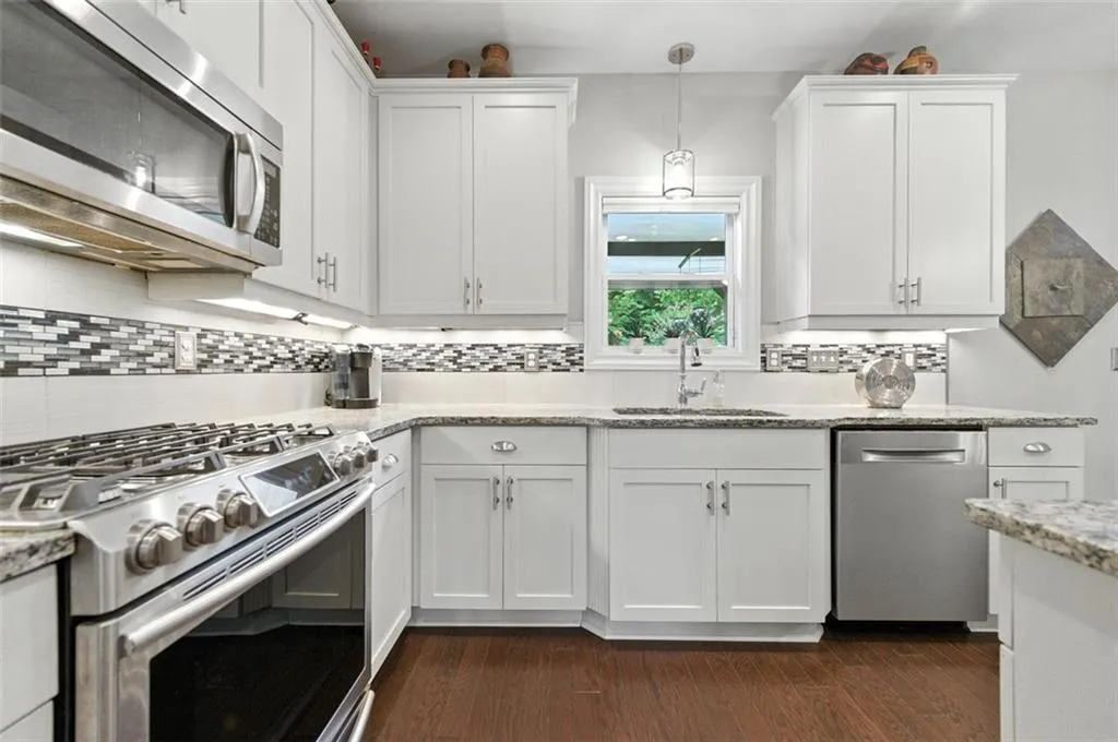 1747 Hollingsworth Boulevard Nw, Atlanta, Georgia 30318, 4 Bedrooms Bedrooms, ,3 BathroomsBathrooms,Residential,For Sale,1747 Hollingsworth Boulevard Nw,7623394
