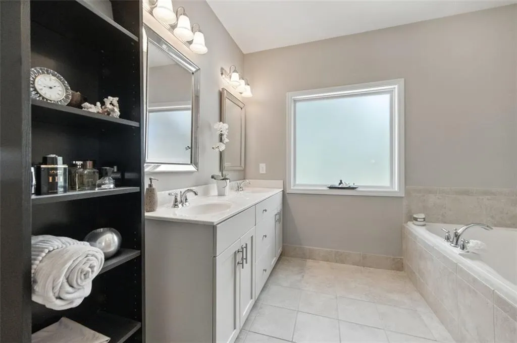 1747 Hollingsworth Boulevard Nw, Atlanta, Georgia 30318, 4 Bedrooms Bedrooms, ,3 BathroomsBathrooms,Residential,For Sale,1747 Hollingsworth Boulevard Nw,7623394
