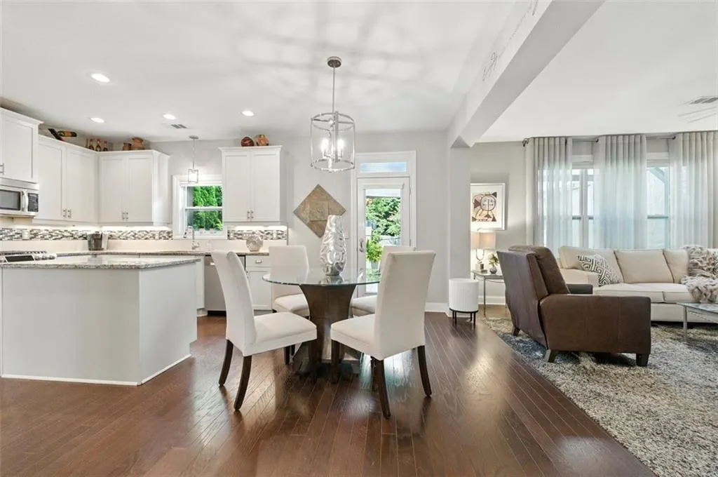 1747 Hollingsworth Boulevard Nw, Atlanta, Georgia 30318, 4 Bedrooms Bedrooms, ,3 BathroomsBathrooms,Residential,For Sale,1747 Hollingsworth Boulevard Nw,7623394
