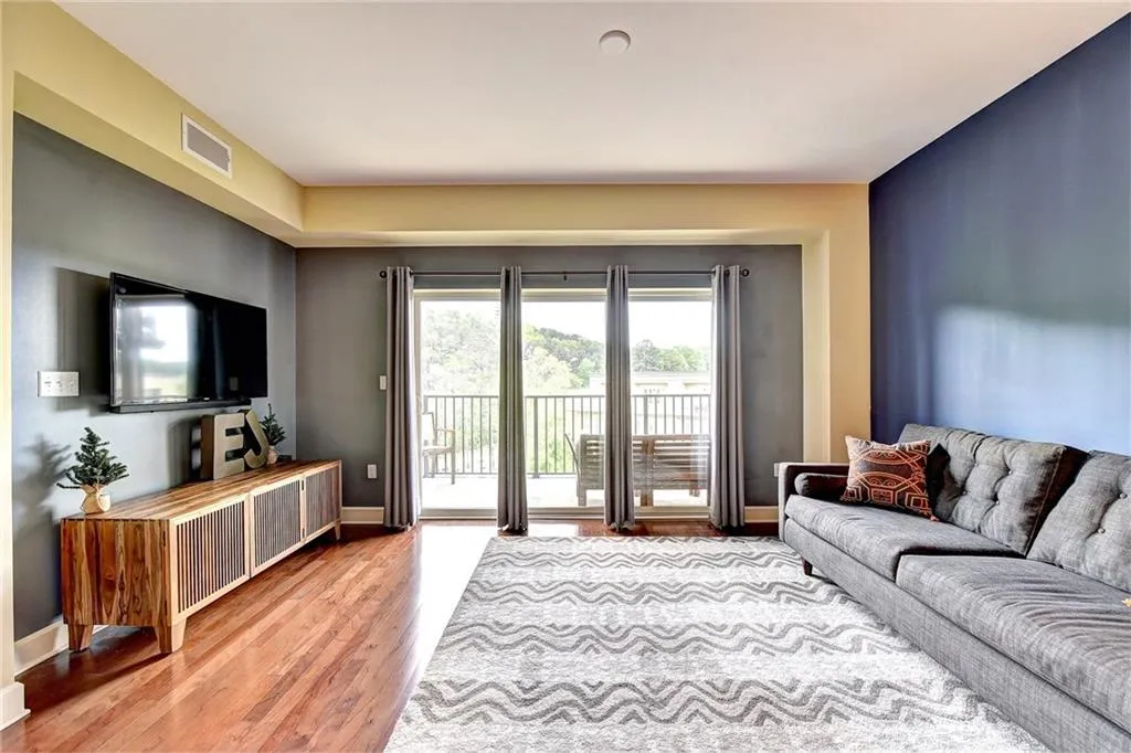 200 River Vista Drive Unit 605, Atlanta, Georgia 30339, 1 Bedroom Bedrooms, ,1 BathroomBathrooms,Residential,Sold,200 River Vista Drive Unit 605,6000698