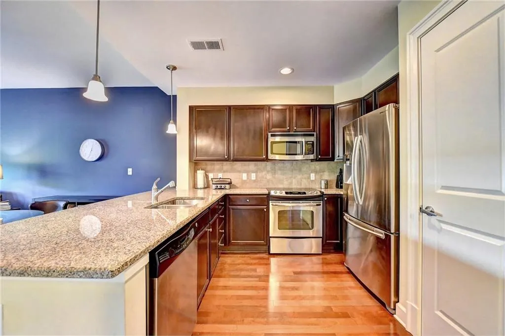 200 River Vista Drive Unit 605, Atlanta, Georgia 30339, 1 Bedroom Bedrooms, ,1 BathroomBathrooms,Residential,Sold,200 River Vista Drive Unit 605,6000698