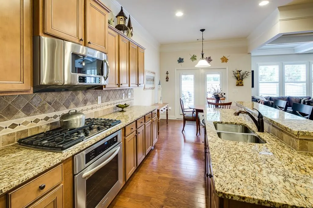 5583 High Point Road, Atlanta, Georgia 30342, 3 Bedrooms Bedrooms, ,3 BathroomsBathrooms,Residential,Sold,5583 High Point Road,5796566