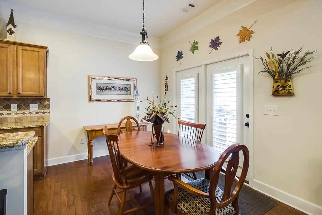 5583 High Point Road, Atlanta, Georgia 30342, 3 Bedrooms Bedrooms, ,3 BathroomsBathrooms,Residential,Sold,5583 High Point Road,5796566