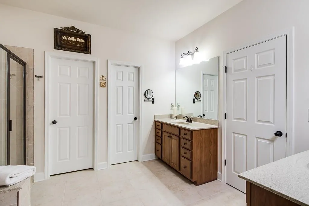 5583 High Point Road, Atlanta, Georgia 30342, 3 Bedrooms Bedrooms, ,3 BathroomsBathrooms,Residential,Sold,5583 High Point Road,5796566