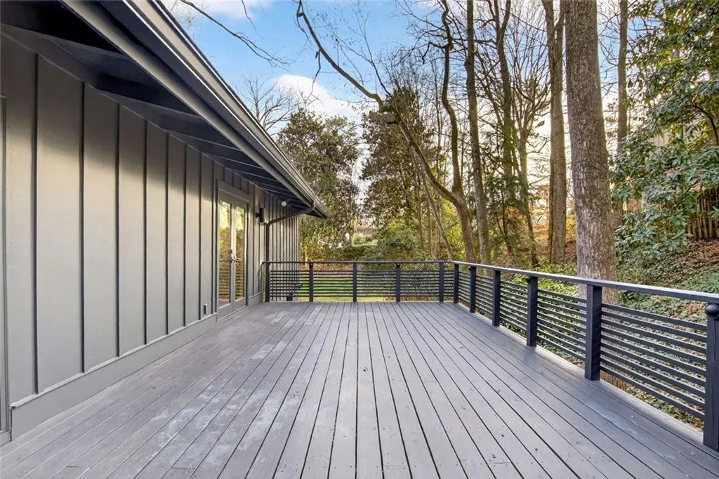 550 Forest Hills Drive, Atlanta, Georgia 30342, 3 Bedrooms Bedrooms, ,2 BathroomsBathrooms,Residential,Sold,550 Forest Hills Drive,7701135