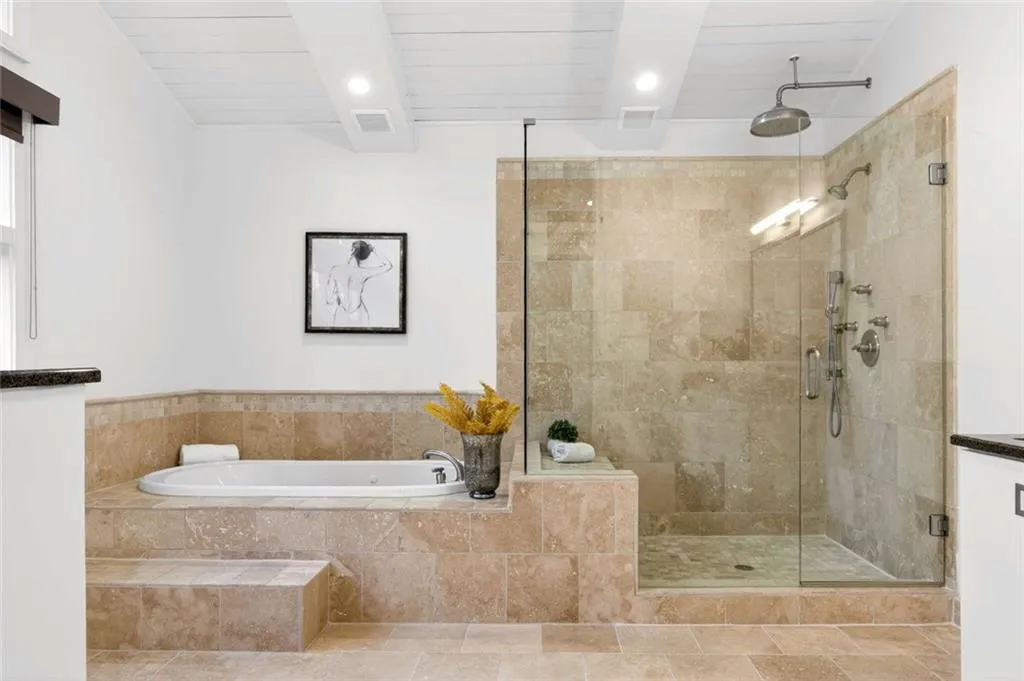 550 Forest Hills Drive, Atlanta, Georgia 30342, 3 Bedrooms Bedrooms, ,2 BathroomsBathrooms,Residential,Sold,550 Forest Hills Drive,7701135